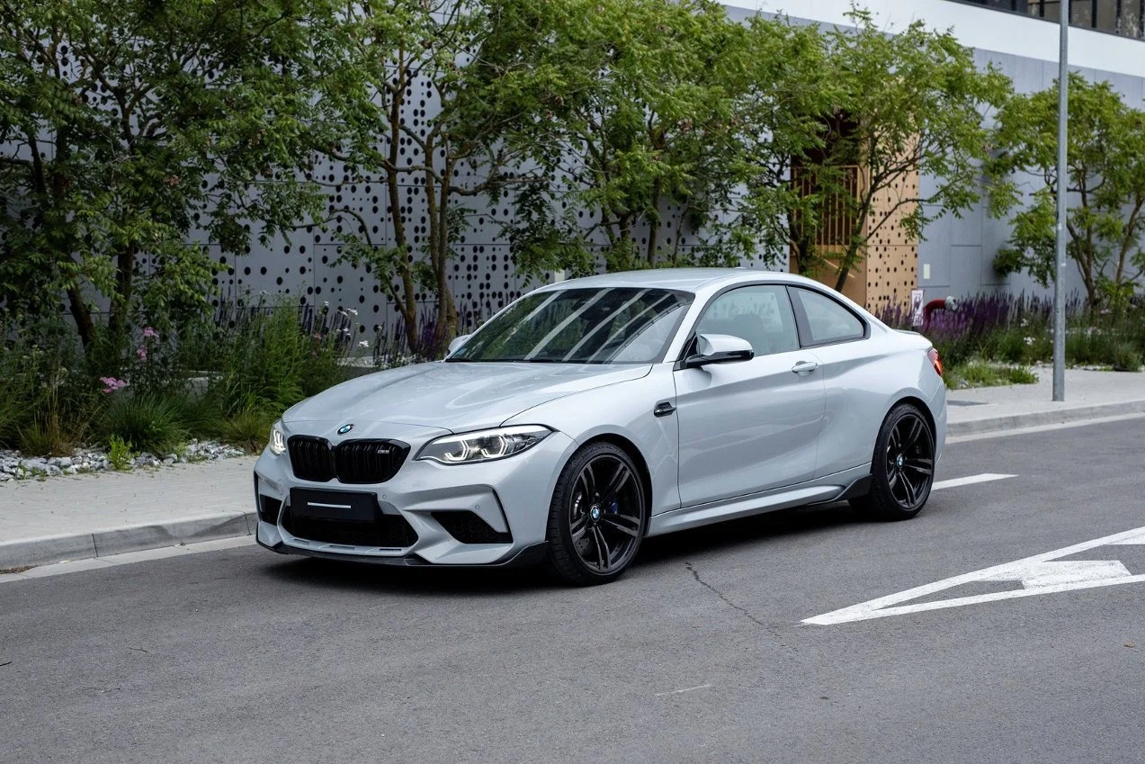 BMW M2 2019 - Kliknutím zobrazíte detail vozidla BMW M2 2019 petrol - Prenájom prémiového vozidla v BlackRent autopožičovni na Slovensku za 120,00€/deň