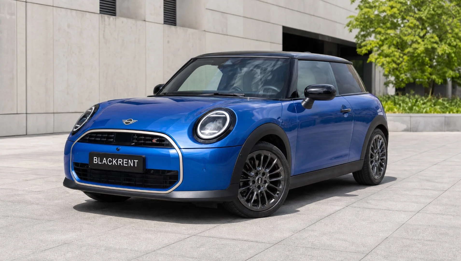 Mini Cooper 2025 - Kliknutím zobrazíte detail vozidla Mini Cooper 2025 petrol - Prenájom prémiového vozidla v BlackRent autopožičovni na Slovensku za 35,00€/deň