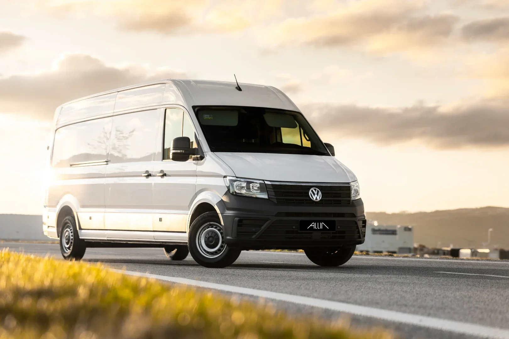 Volkswagen Crafter 2023 - Kliknutím zobrazíte detail vozidla Volkswagen Crafter 2023 diesel - Prenájom prémiového vozidla v BlackRent autopožičovni na Slovensku za 40,00€/deň