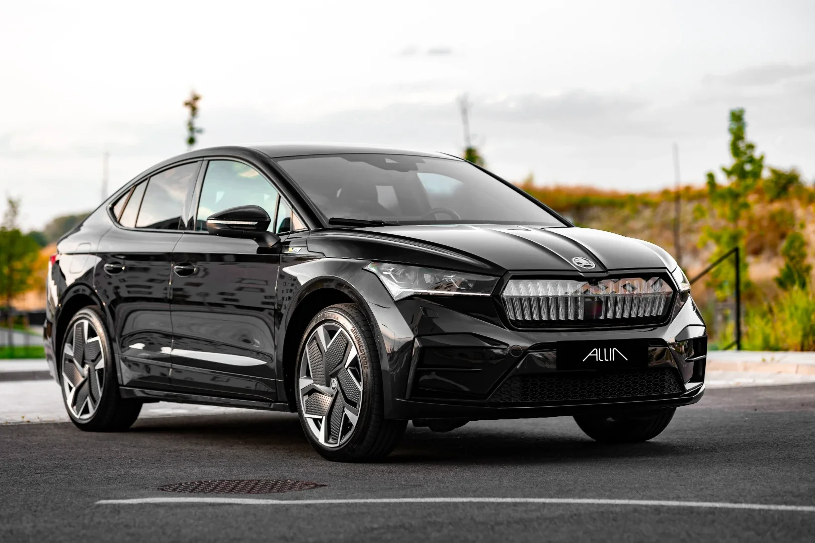 Škoda Enyaq 2022 - Kliknutím zobrazíte detail vozidla Škoda Enyaq 2022 electric - Prenájom prémiového vozidla v BlackRent autopožičovni na Slovensku za 40,00€/deň